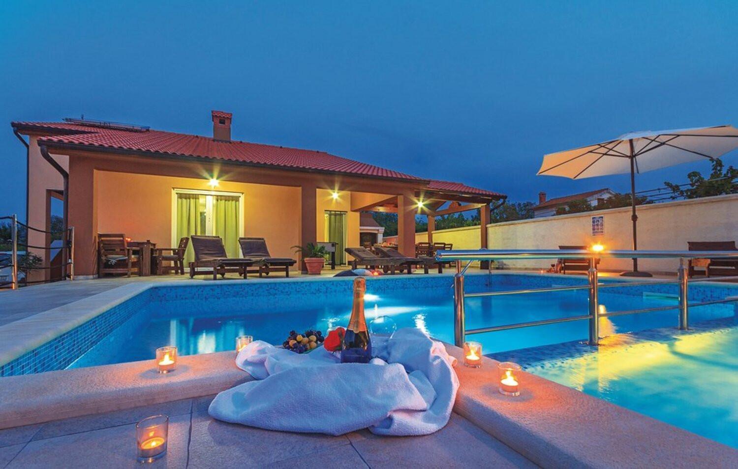 Casa For 8 People Near Pula With Volleyball Pitch And Children Playground Willa